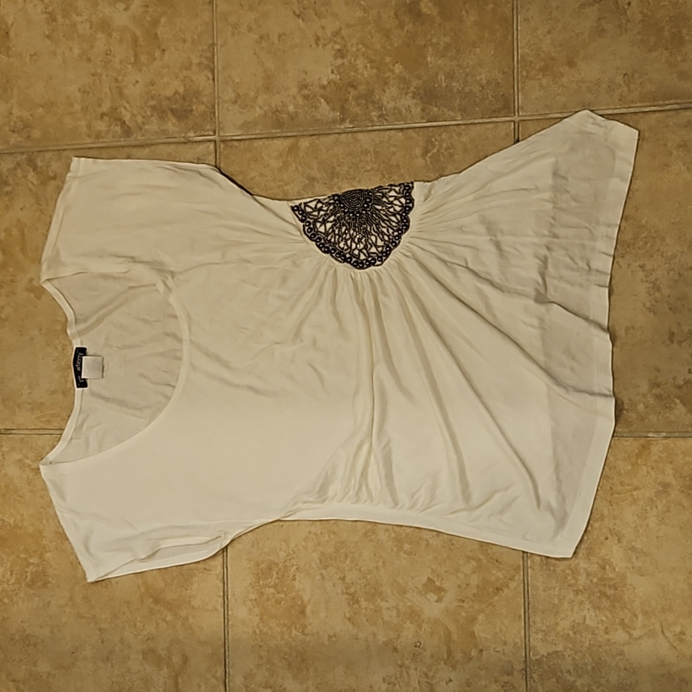 NWT Strawberry top with left flank beading - white